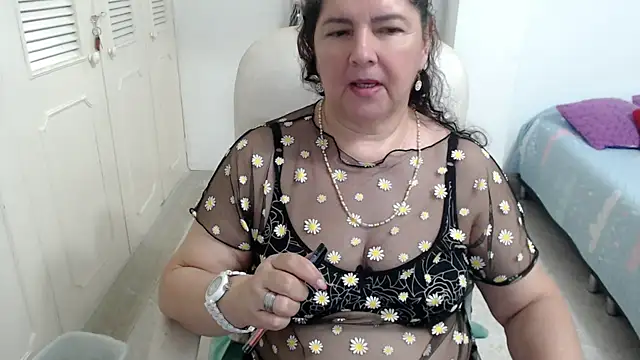 Chat +18 de leonela_69 ao vivo