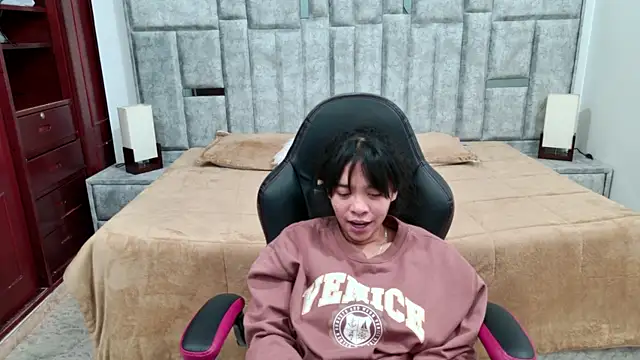 laureentt_のライブXXXチャット