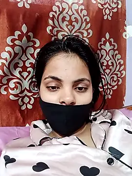 Pokazy przed kamerką – Sandhya_77