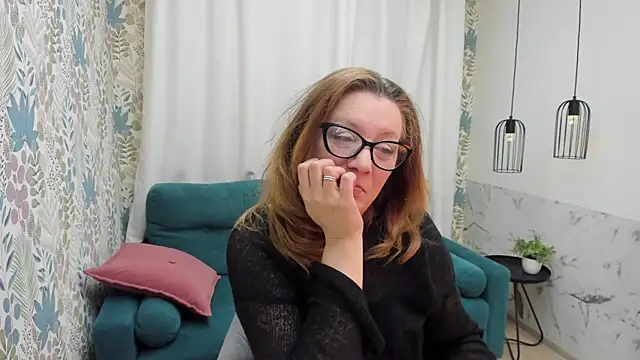 LeaPure 即時 XXX 聊天