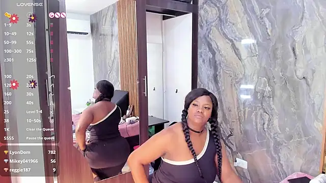 LauraSaenz01 Adlı Modelin Canlı XXX Sohbeti