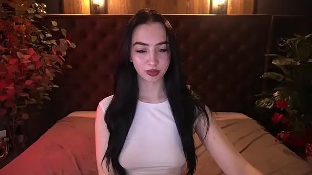 XXX chat uživo modela WildKittenX_