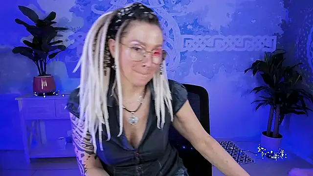 UmaSpace Adlı Modelin Canlı XXX Sohbeti