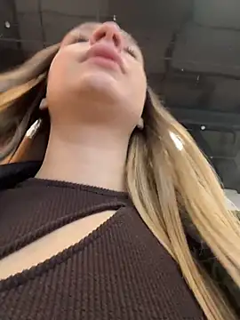 Chat XXX en directo de SashaCatt