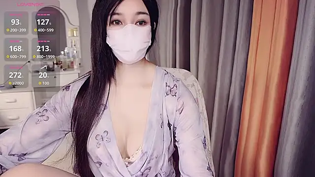 NolanMia Adlı Modelin Canlı XXX Sohbeti