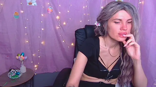 MilaLoona Adlı Modelin Canlı XXX Sohbeti