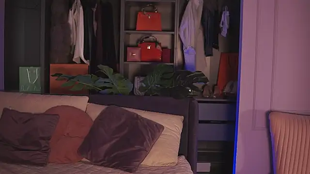 Monique_Celeste Show in webcam