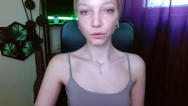 EmillyPlay Live XXX-chat