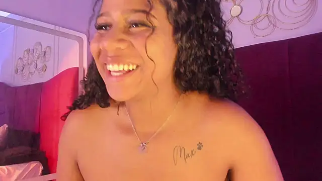 Chat XXX ao vivo de Sofi_Fox_