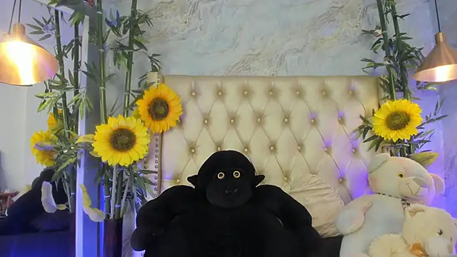 LittleeJaz élő XXX-chatje