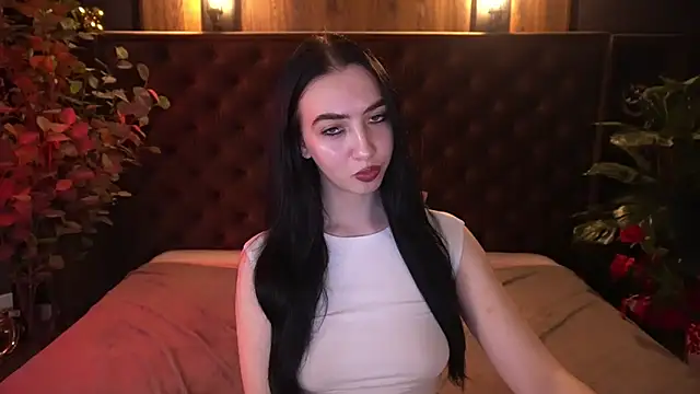 WildKittenX_ Adlı Modelin Canlı XXX Sohbeti