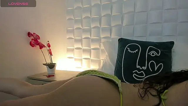 Chat +18 de valeryn__rosse ao vivo