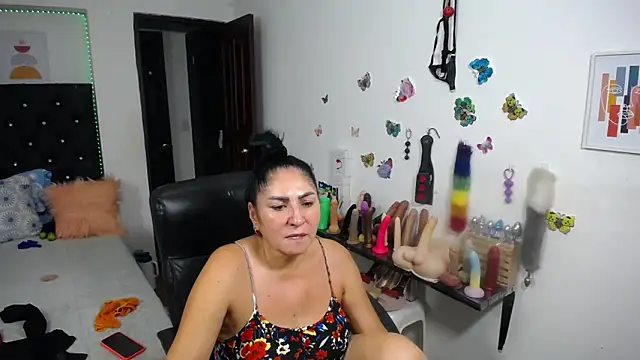 Chat +18 de mature_bigboobs10 ao vivo