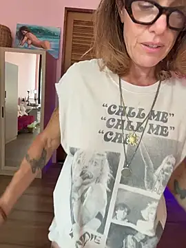 Živý XXX chat mommyselenafit_