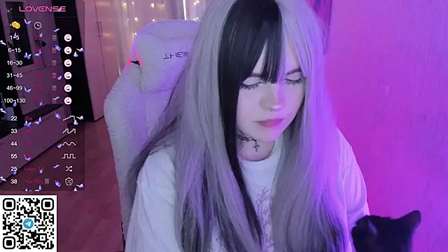 دردشة SelenaCute الجنسية المباشرة