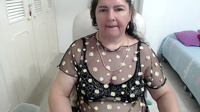 Онлайн чат XXX leonela_69