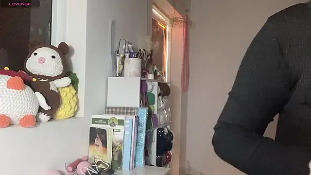 Tieu-Mayn Live XXX chat