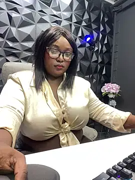 Pokazy przed kamerką – may_storm