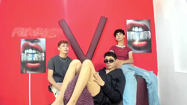 AVENGER_BOYS2026のライブXXXチャット