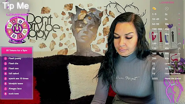 Tara_Bloss Adlı Modelin Canlı XXX Sohbeti