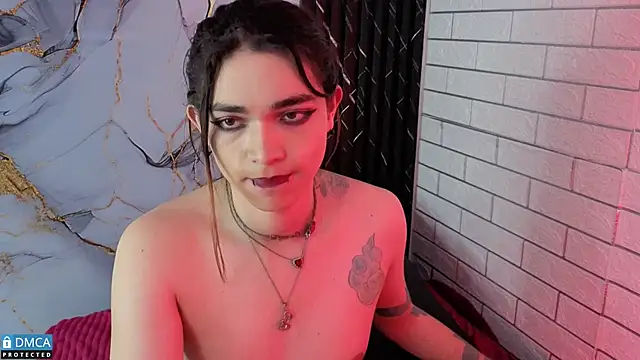 MaeveKuro Chat XXX live