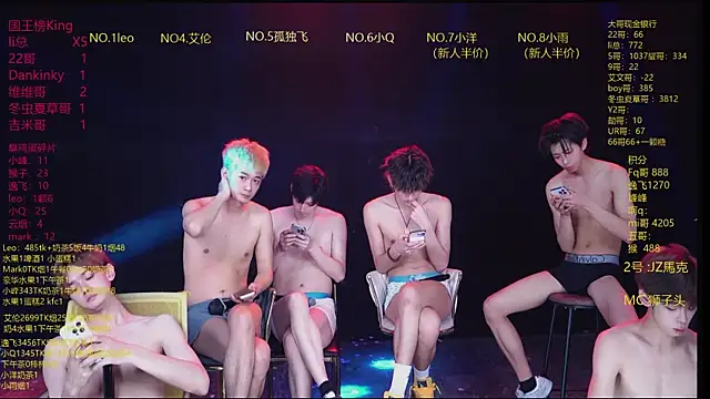 Show modela AAA-winner na web-kameri