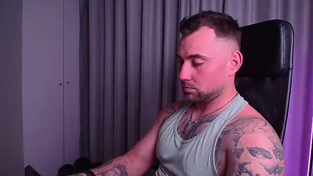 دردشة DuncanStone الجنسية المباشرة