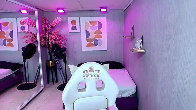 Maggy_t18's Live XXX Chat