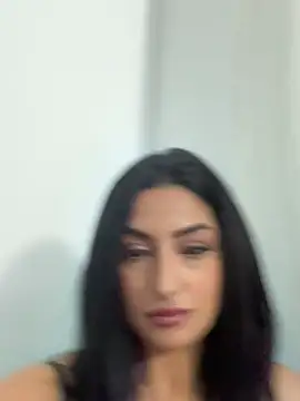 Mia_spicyy: διαδικτυακό σόου στην κάμερα