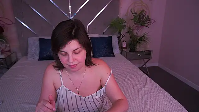 MirandaWong's Live XXX Chat