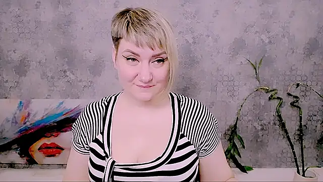 Djullia লাইভ XXX চ্যাট