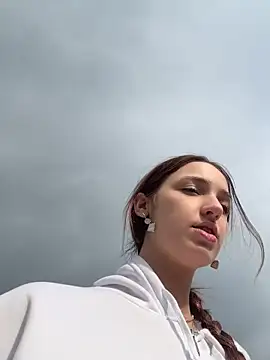 DollyTall webcam show