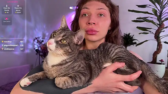 Damsel__ Adlı Modelin Canlı XXX Sohbeti