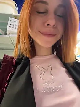 RosieSecret Adlı Modelin Canlı XXX Sohbeti