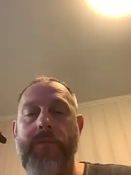 Frosl webkamerás műsora