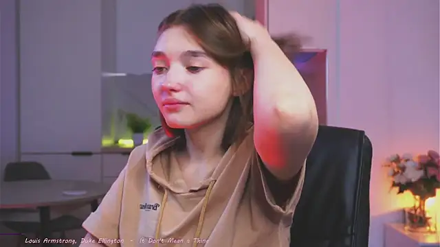 Chat +18 de Leyla_crsh ao vivo