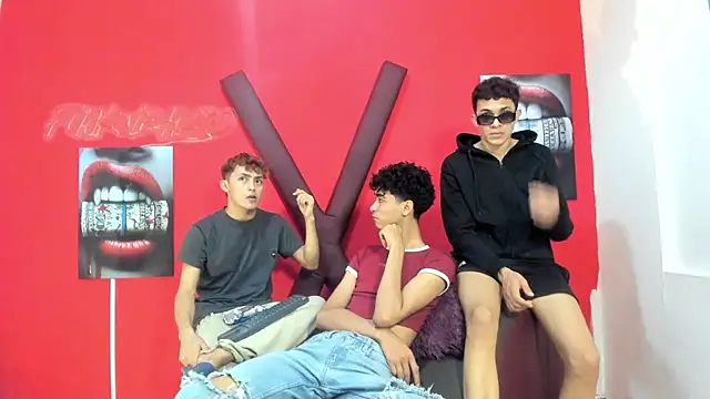 AVENGER_BOYS2026 Adlı Modelin Canlı XXX Sohbeti