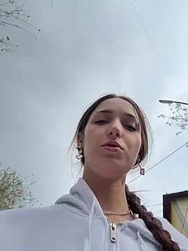 DollyTall: вебкам-шоу