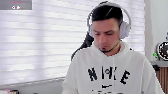 XXX chat uživo modela Rick_Adams