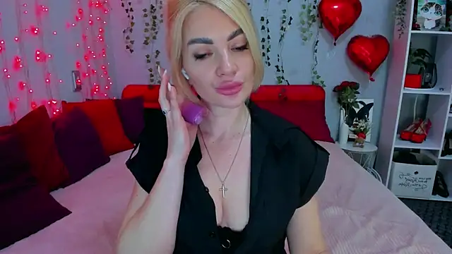 Вебкам-шоу LunaBellucci