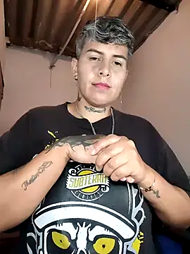 Chatroom XXX en direct de Yessi_rousse