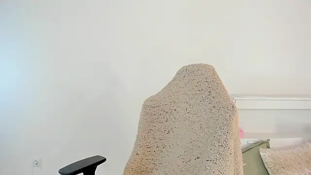 crystalnut élő XXX-chatje