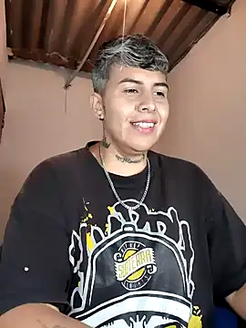 Yessi_rousse লাইভ XXX চ্যাট