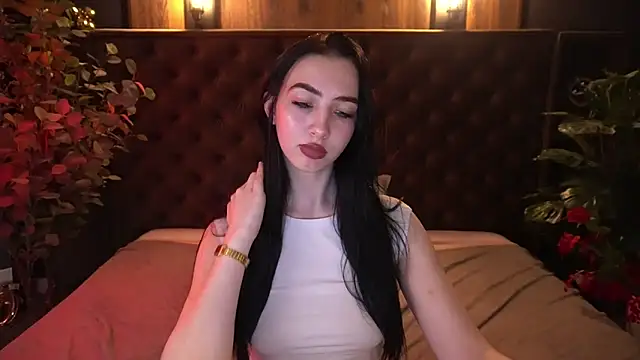 WildKittenX_ Adlı Modelin Canlı XXX Sohbeti