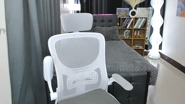 hotjessieempress 网络视讯表演