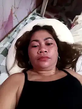 SweetChubbyMommy_02's Live XXX Chat