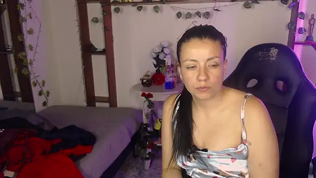 QueenRose94's Live XXX Chat