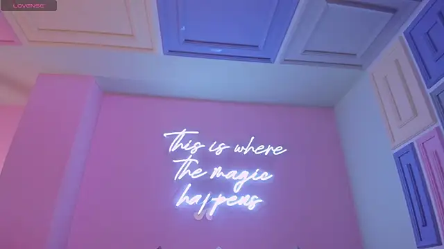 TiffannySins Live XXX-Chat