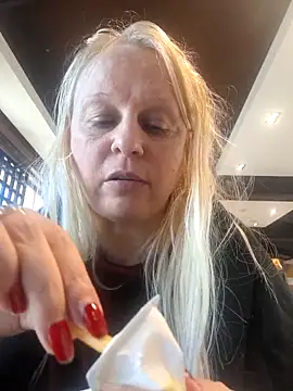 martachatte Adlı Modelin Canlı XXX Sohbeti