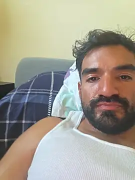 Chatroom XXX en direct de piggylatino